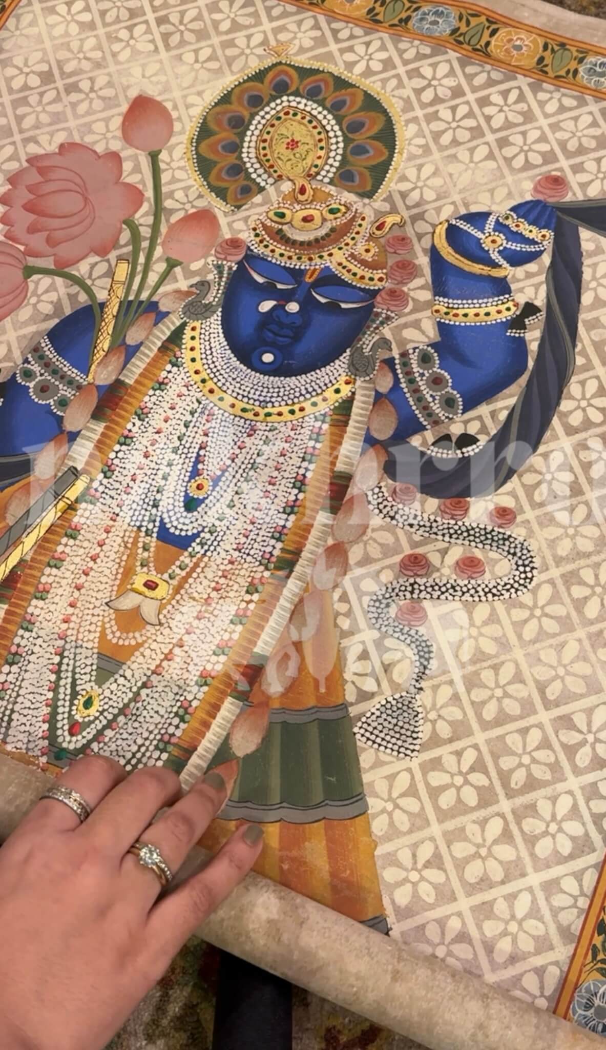 Shrinathji Shringar — Full Figure Pichwai with Lotus & Pearl Garlands - Nakhrro