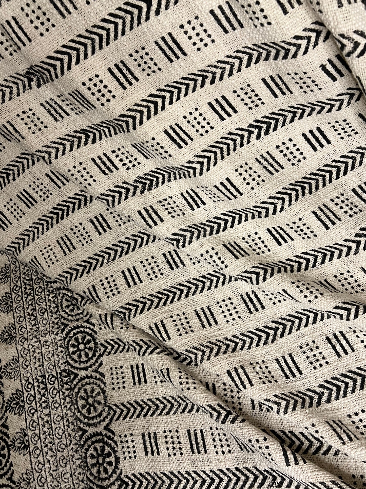 Black & White Tribal Print Throw - Nakhrro