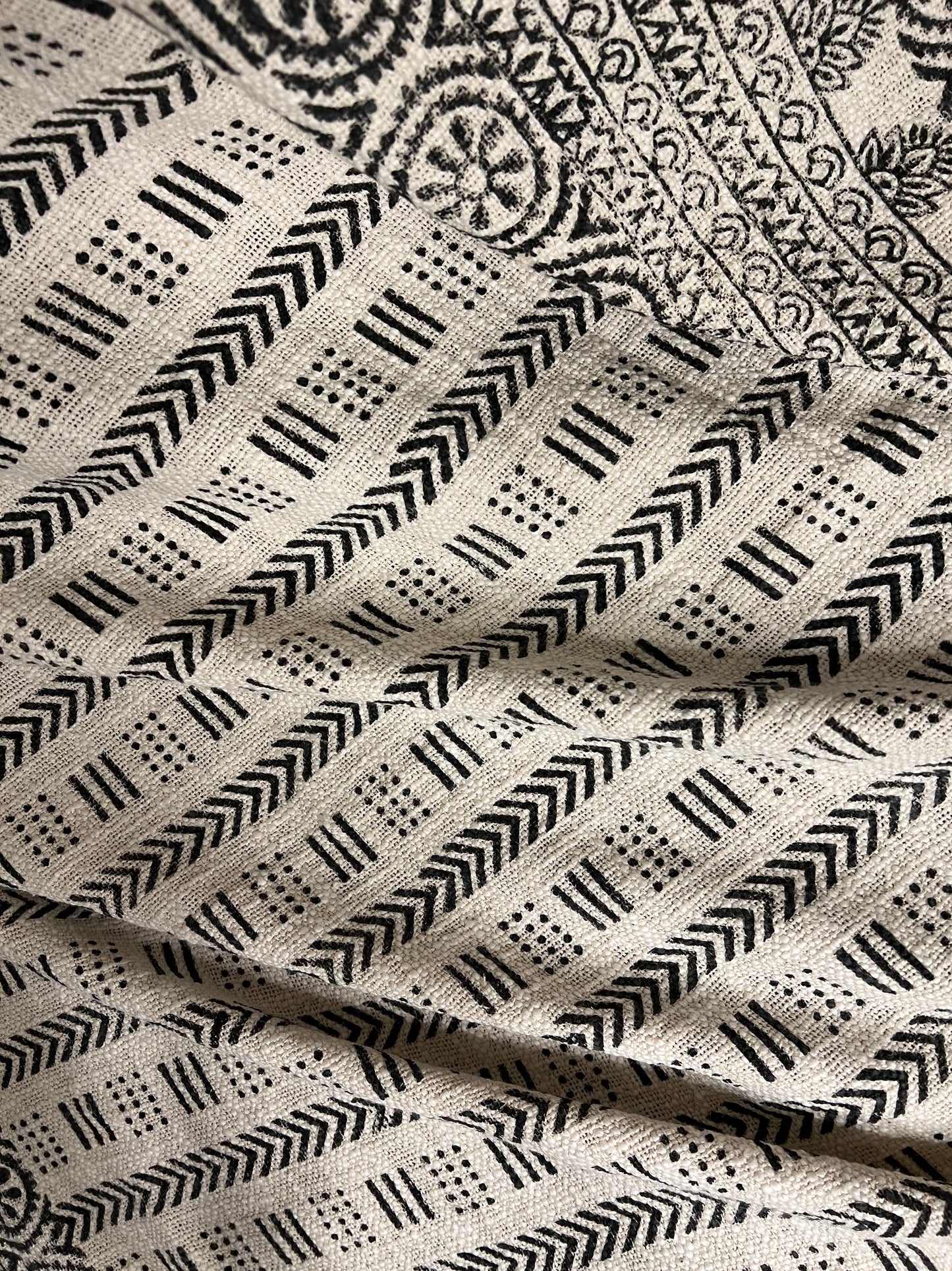 Black & White Tribal Print Throw - Nakhrro