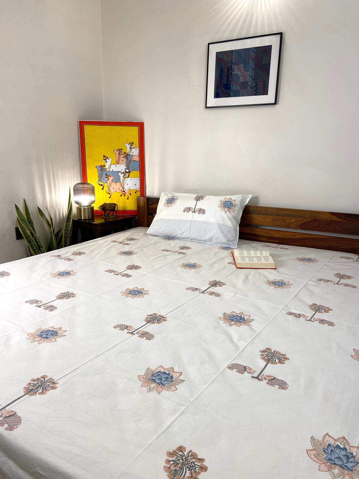 Pastel Peach Grey Gaj Palm Percale Hand Block Cotton King Bedsheet - Nakhrro