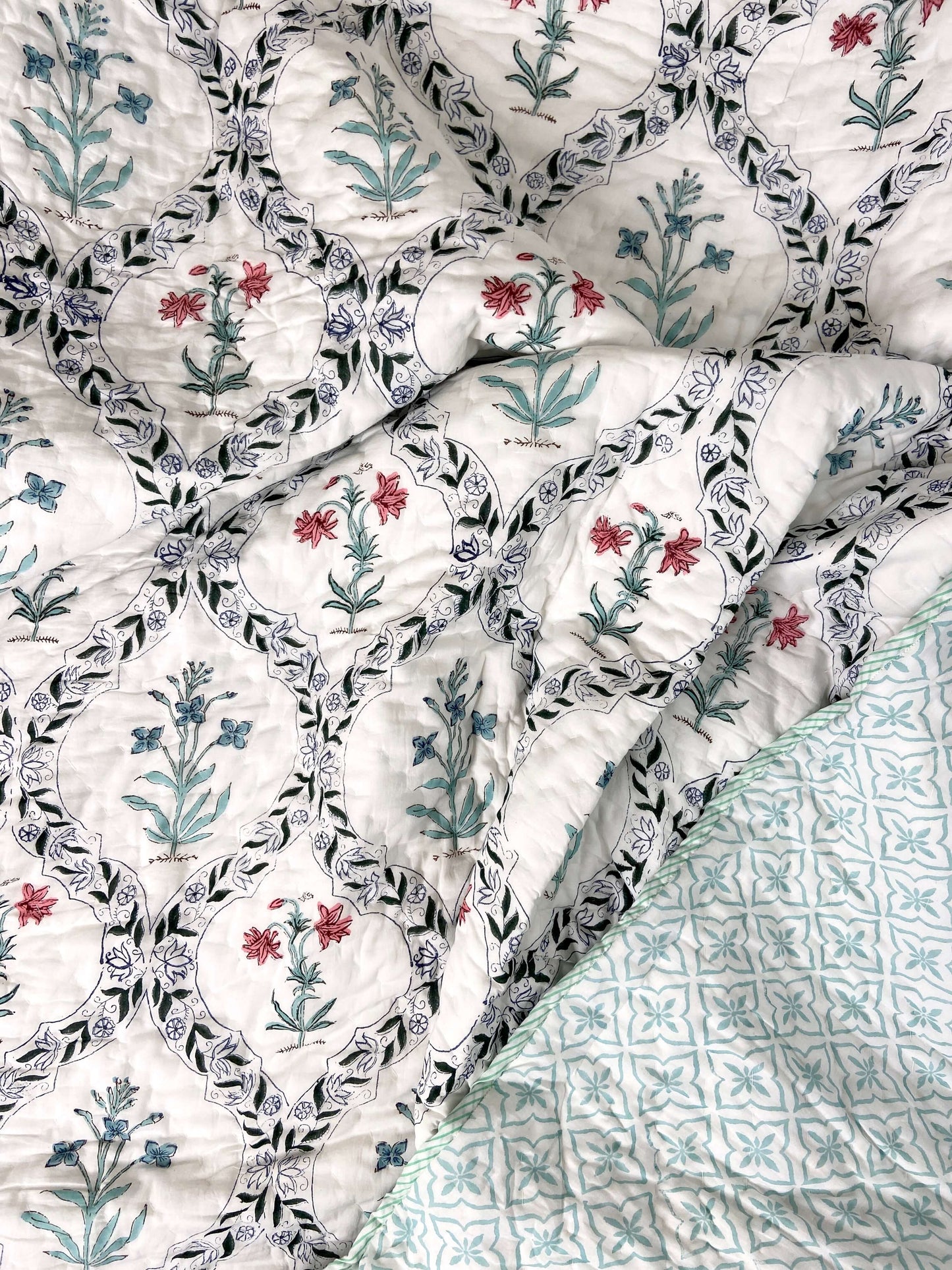 Floral Jaal Motifs Organic Mul Cotton Reversible Double Bed Quilt - Nakhrro