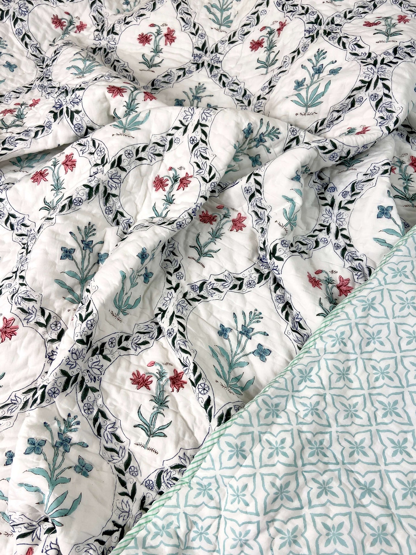 Floral Jaal Motifs Organic Mul Cotton Reversible Double Bed Quilt - Nakhrro
