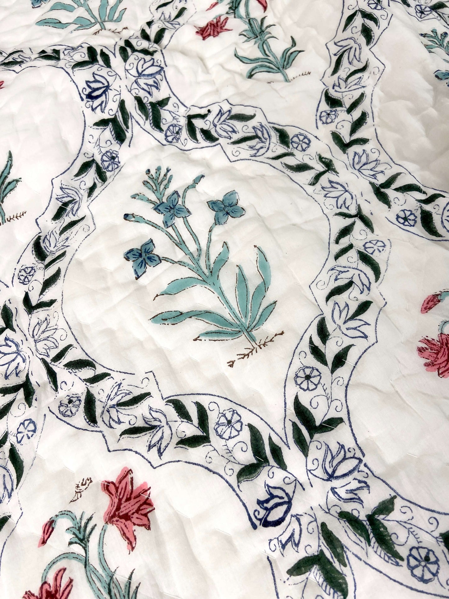 Floral Jaal Motifs Organic Mul Cotton Reversible Double Bed Quilt - Nakhrro