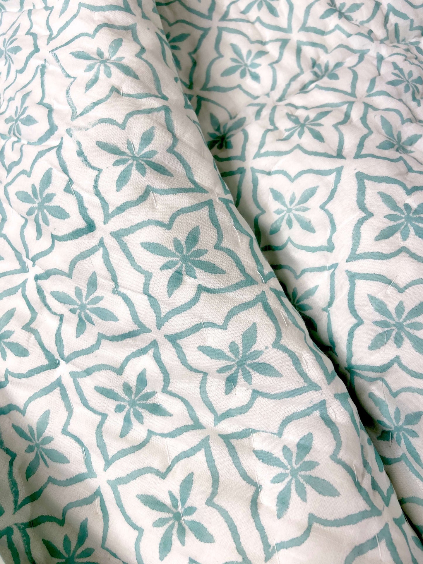 Floral Jaal Motifs Organic Mul Cotton Reversible Double Bed Quilt - Nakhrro