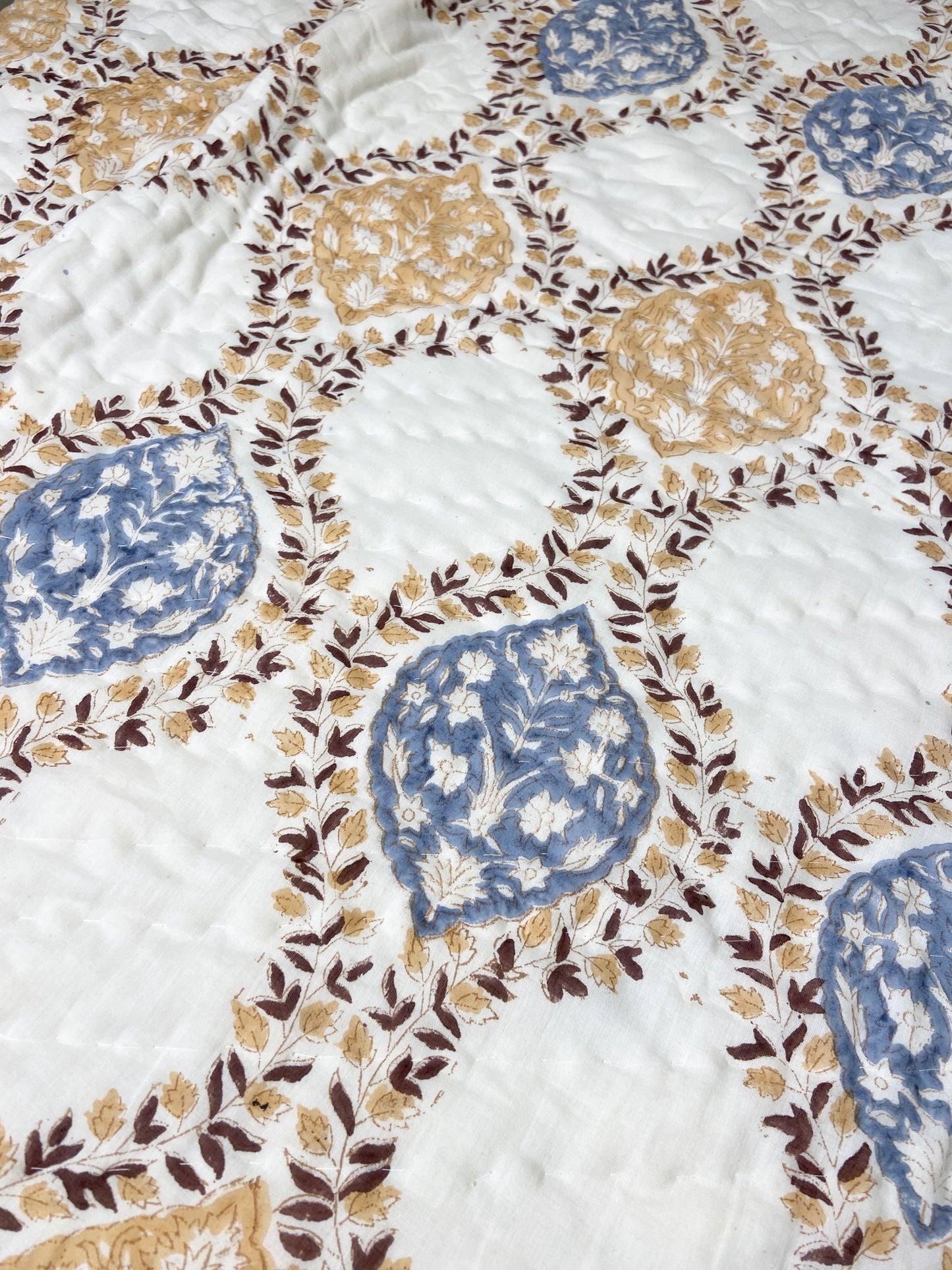 Floral Jaal Organic Mul Cotton Reversible Double Bed Quilt - Nakhrro