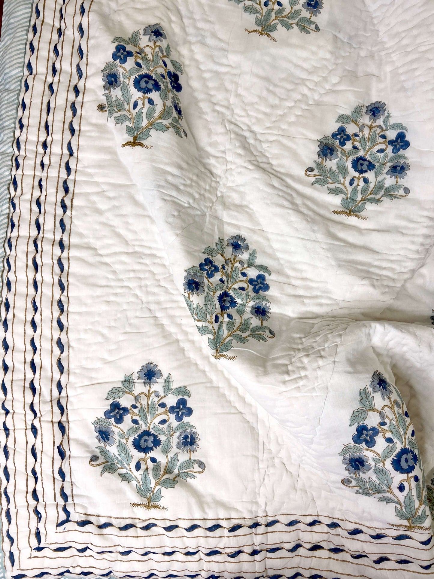 Mughal Motifs Organic Mul Cotton Reversible Double Bed Quilt - Nakhrro