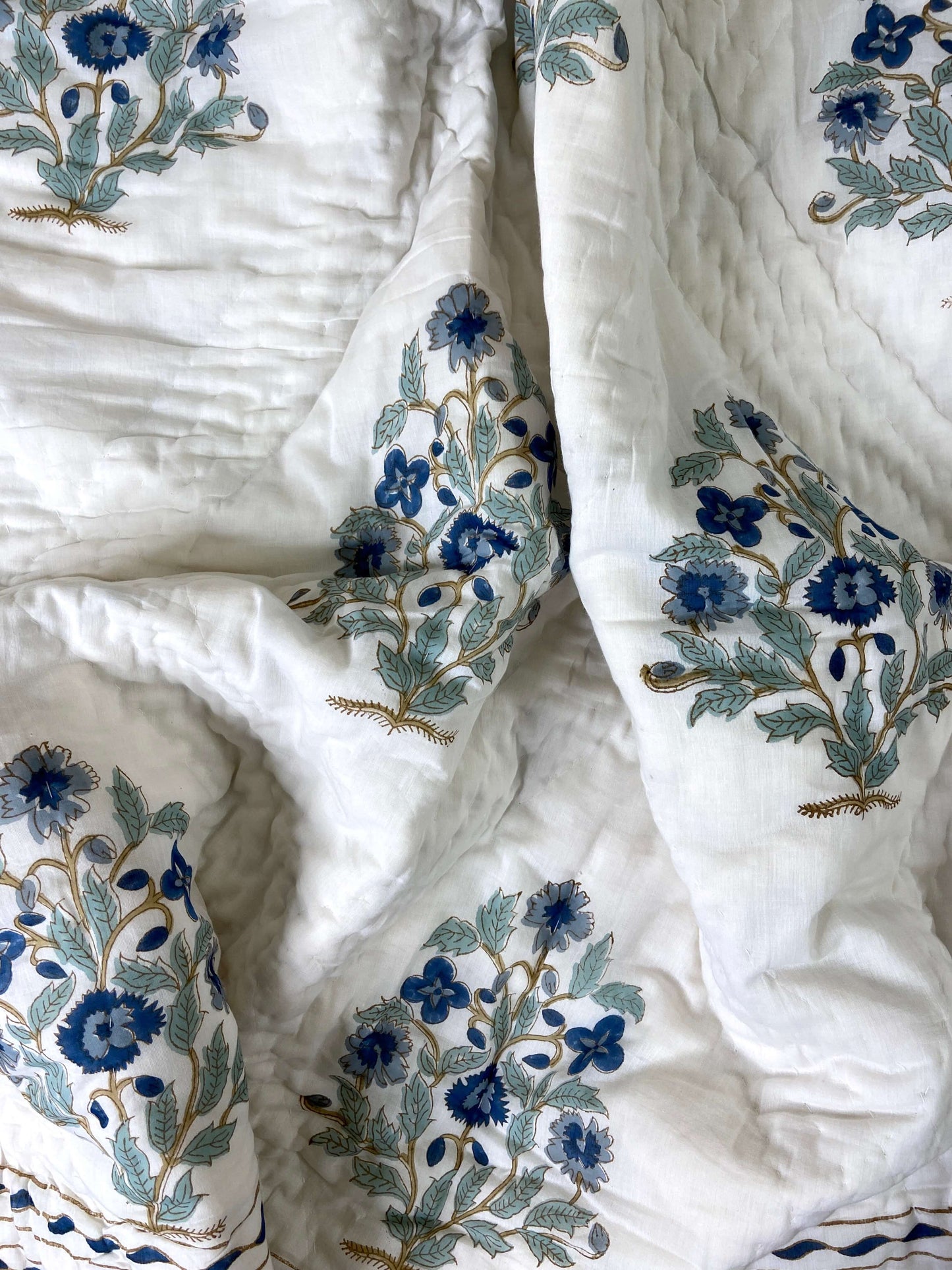 Mughal Motifs Organic Mul Cotton Reversible Double Bed Quilt - Nakhrro