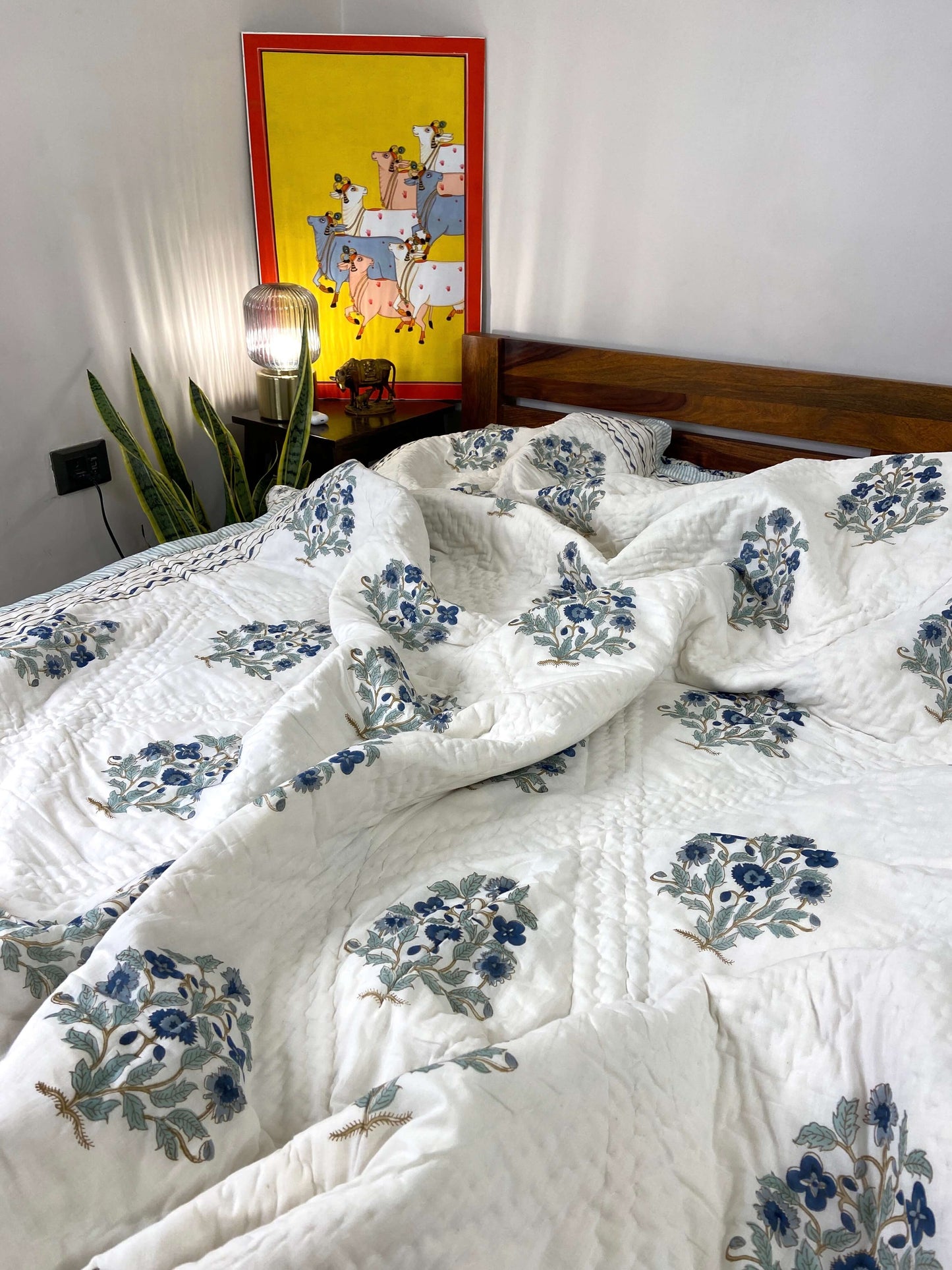 Mughal Motifs Organic Mul Cotton Reversible Double Bed Quilt - Nakhrro