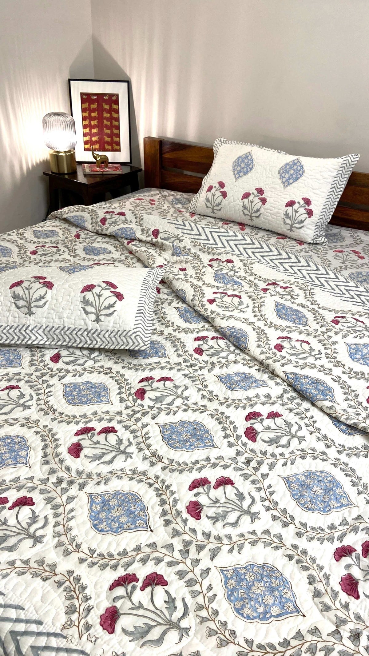 Floral Jaal Quilted Bedcover - Nakhrro