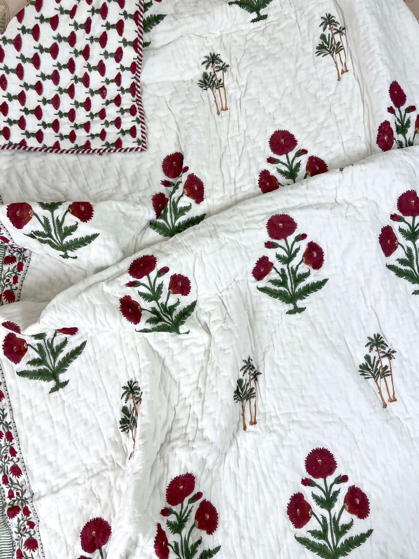 Magenta Poppy Flower Organic Mul Cotton Reversible Single Bed Quilt - Nakhrro