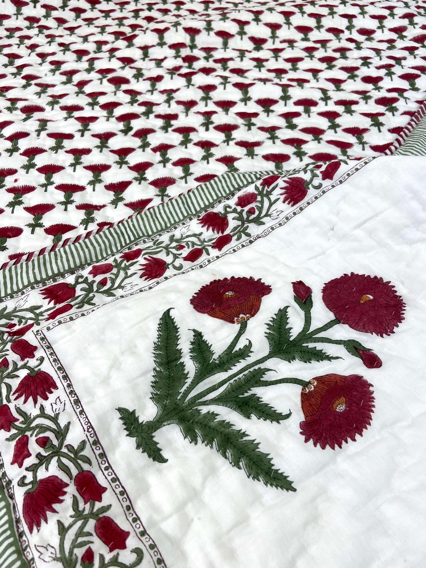 Magenta Poppy Flower Organic Mul Cotton Reversible Single Bed Quilt - Nakhrro