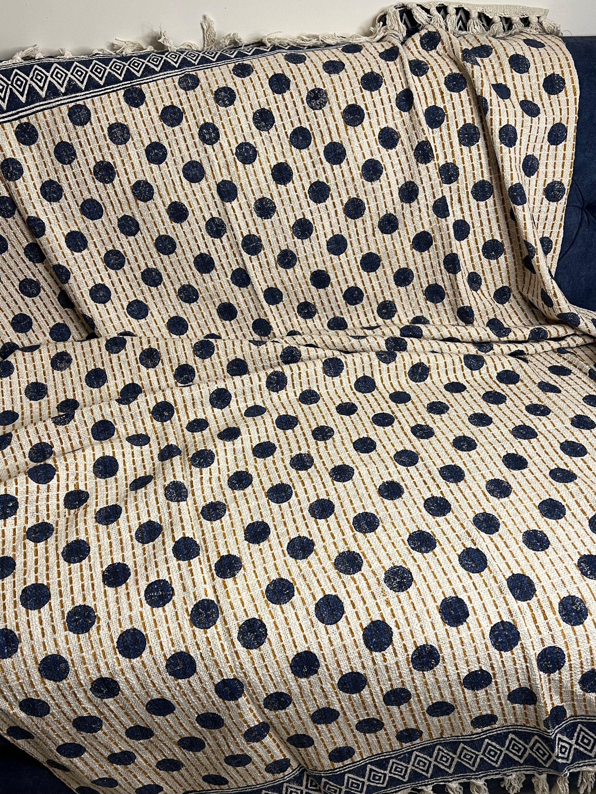 Polka Dot Throw - Nakhrro