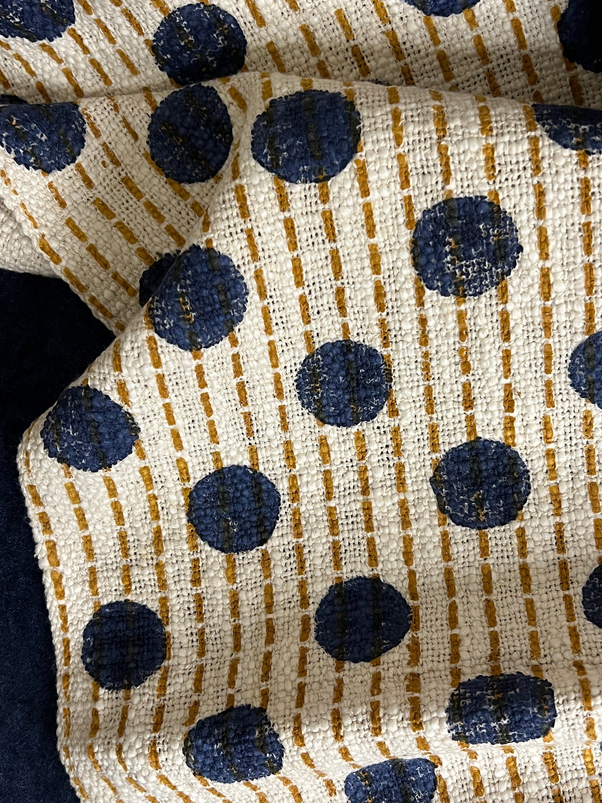 Polka Dot Throw - Nakhrro