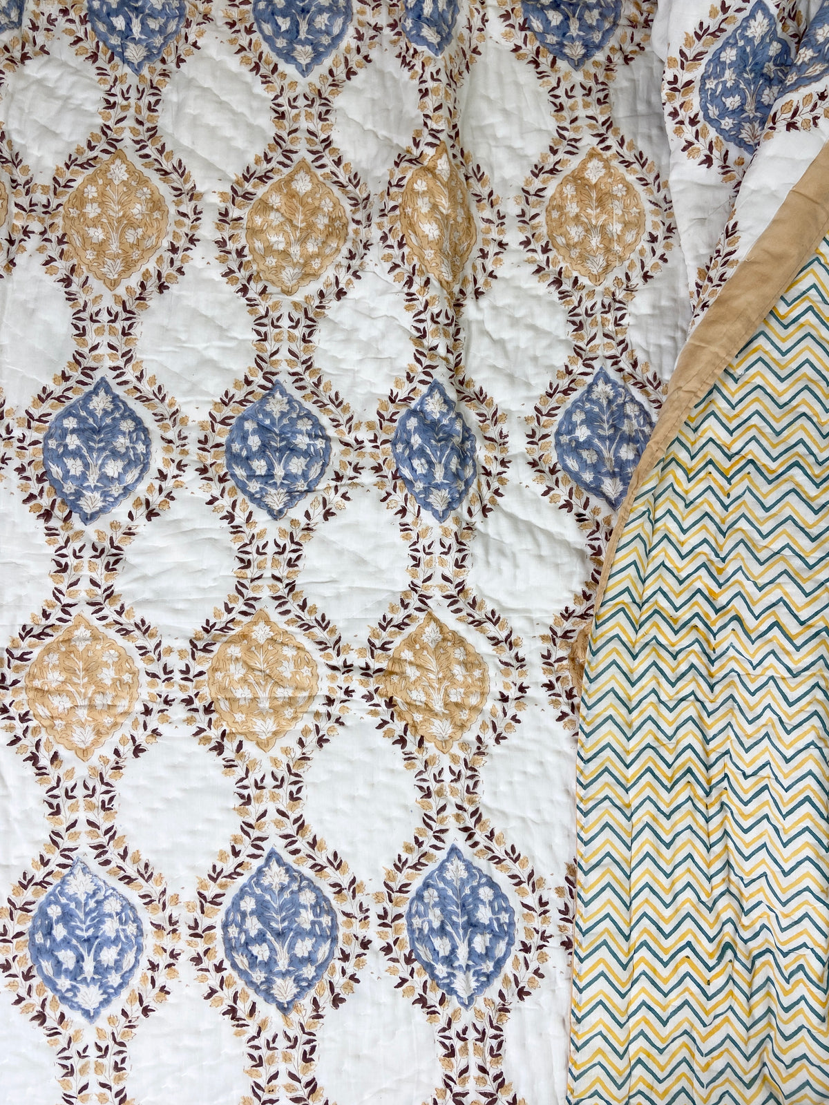 Floral Jaal Organic Mul Cotton Reversible Double Bed Quilt - Nakhrro