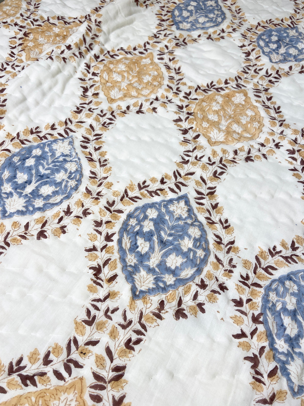 Floral Jaal Organic Mul Cotton Reversible Double Bed Quilt - Nakhrro