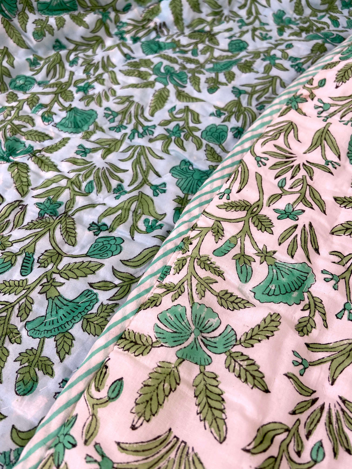Aqua Florals Muslin Double King Bed Quilt Razai - Nakhrro
