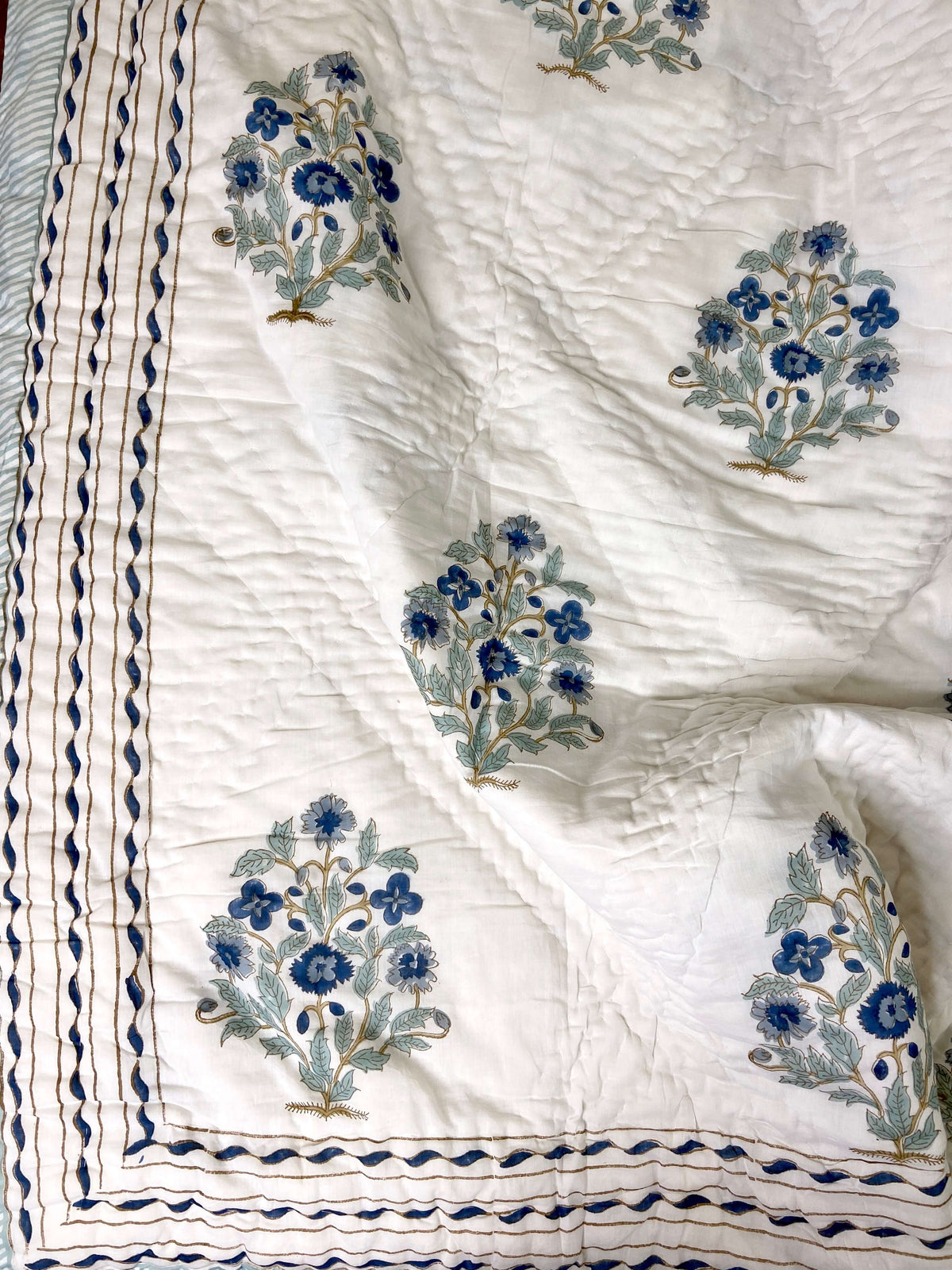 Mughal Motifs Organic Mul Cotton Reversible Double Bed Quilt - Nakhrro