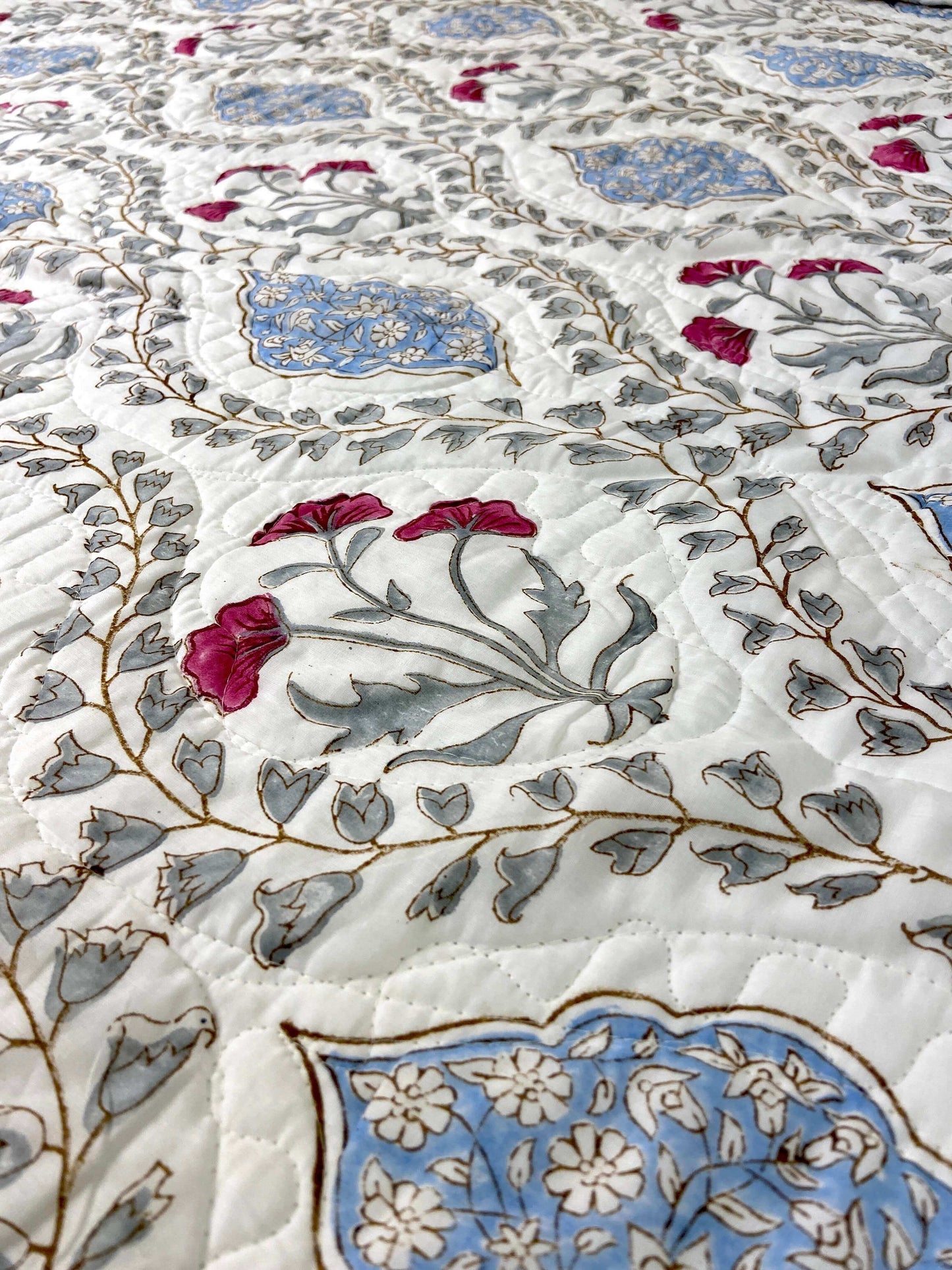 Floral Jaal Quilted Bedcover - Nakhrro