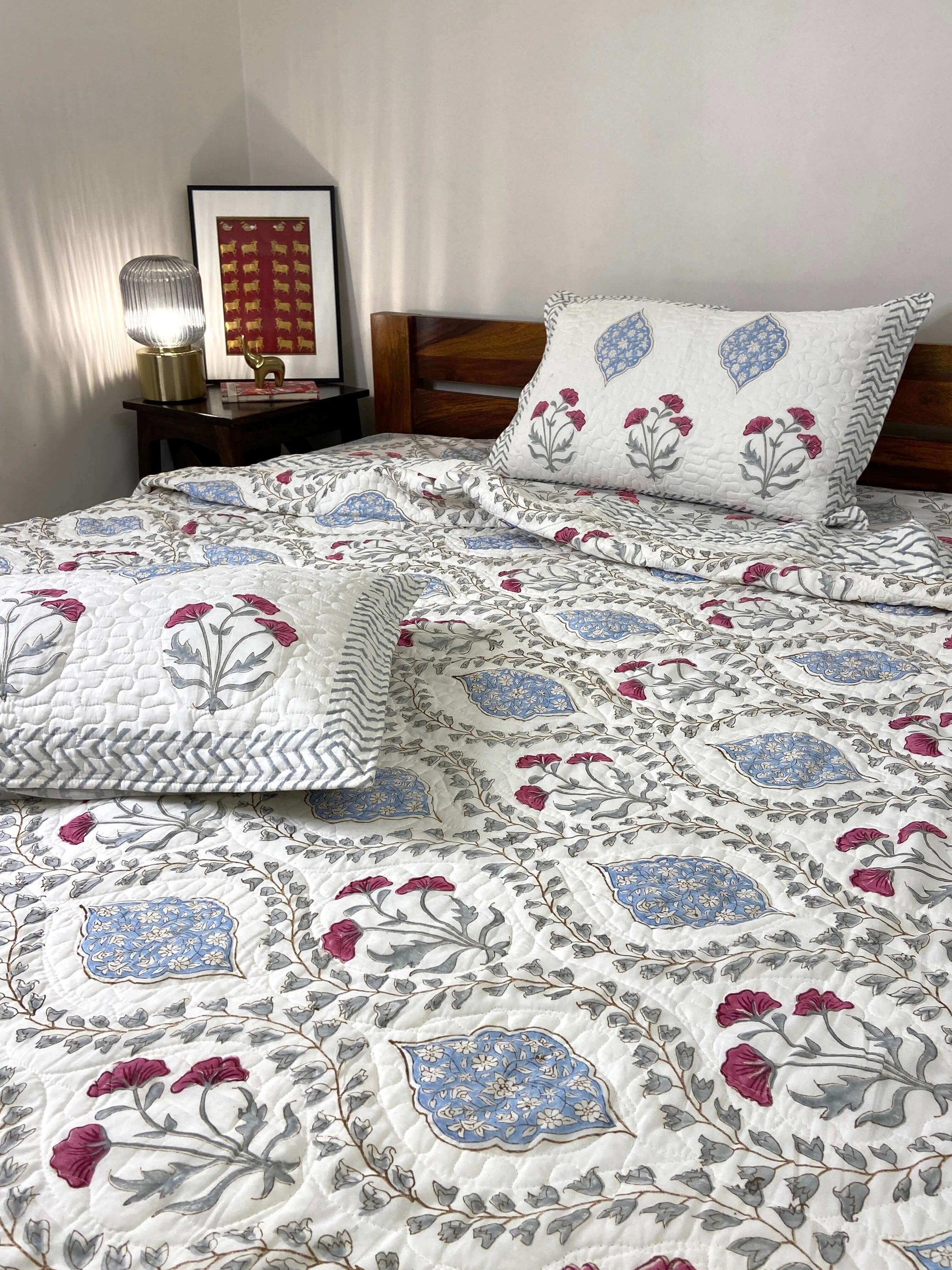 Floral Jaal Quilted Bedcover - Nakhrro