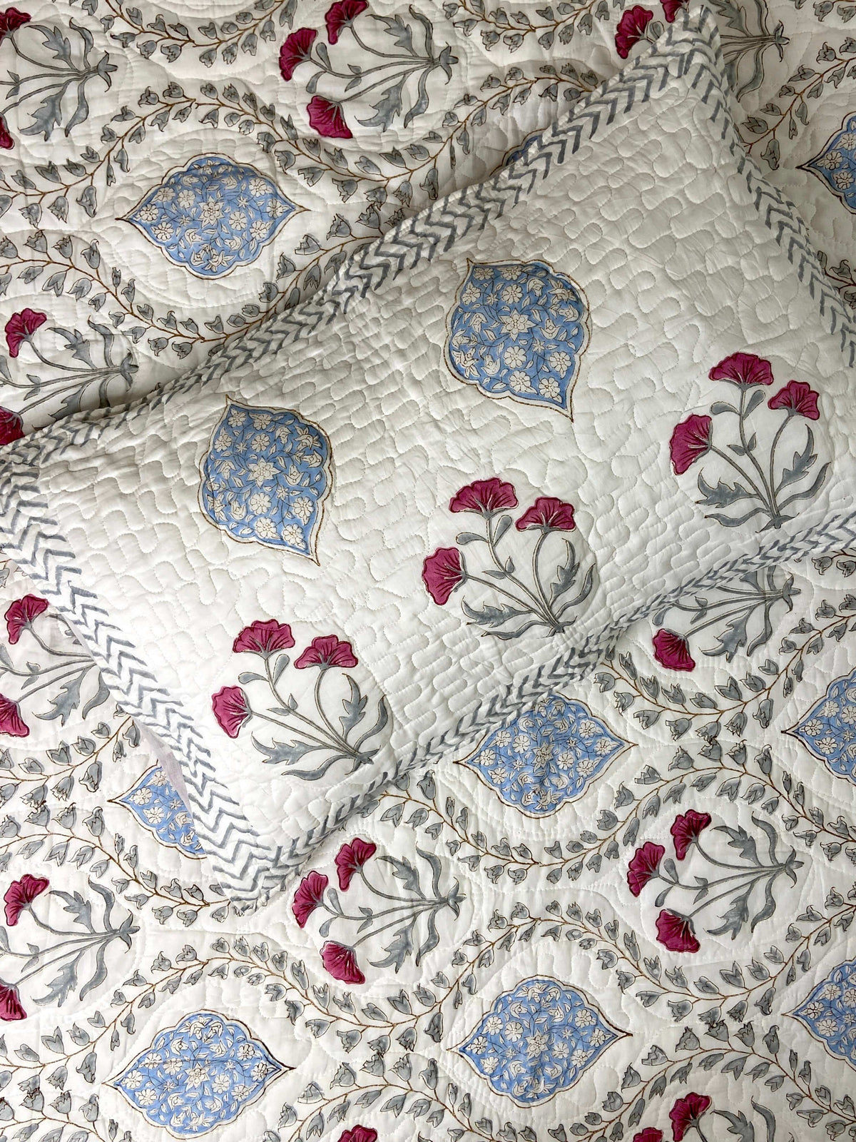 Floral Jaal Quilted Bedcover - Nakhrro