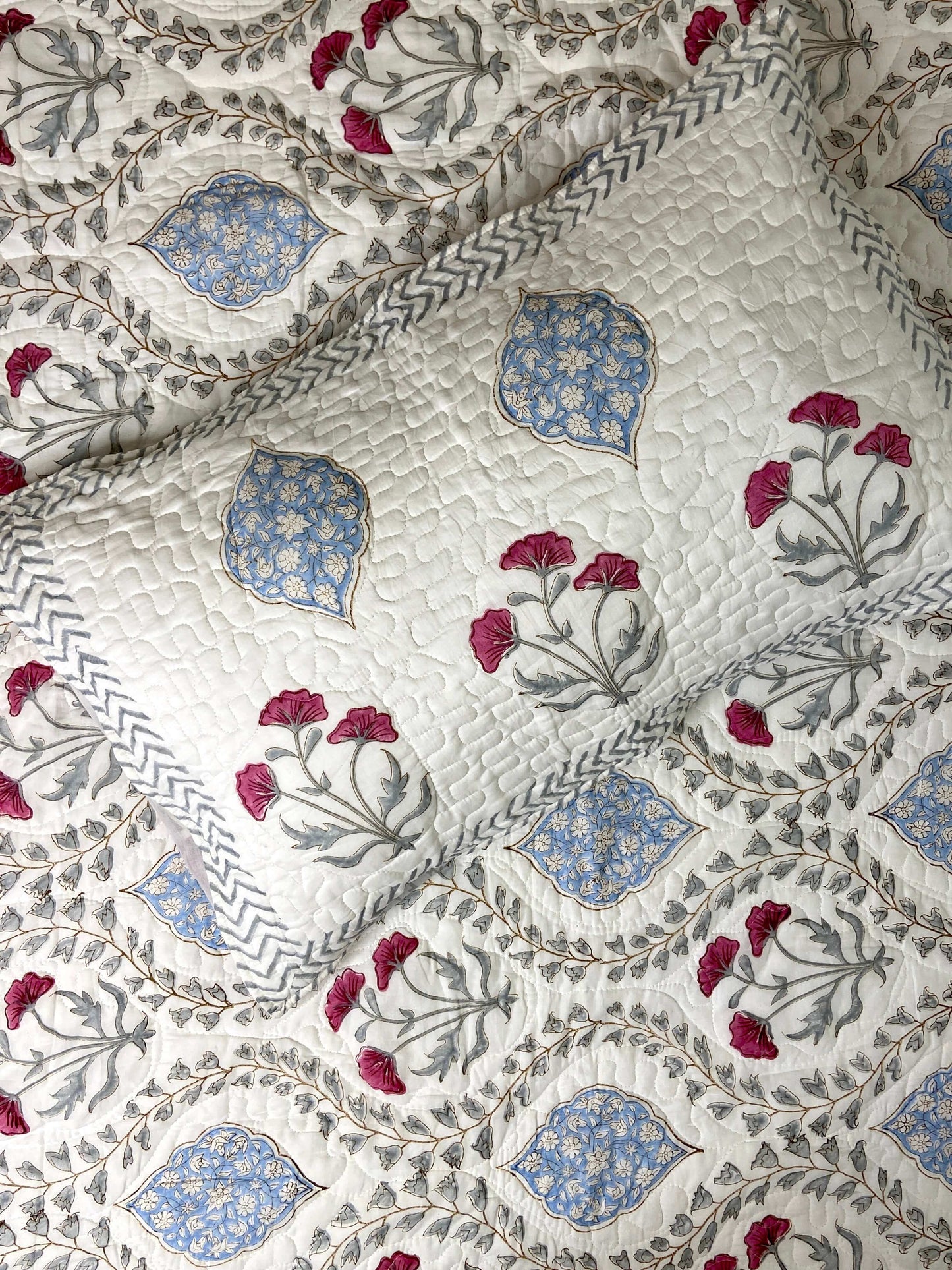 Floral Jaal Quilted Bedcover - Nakhrro