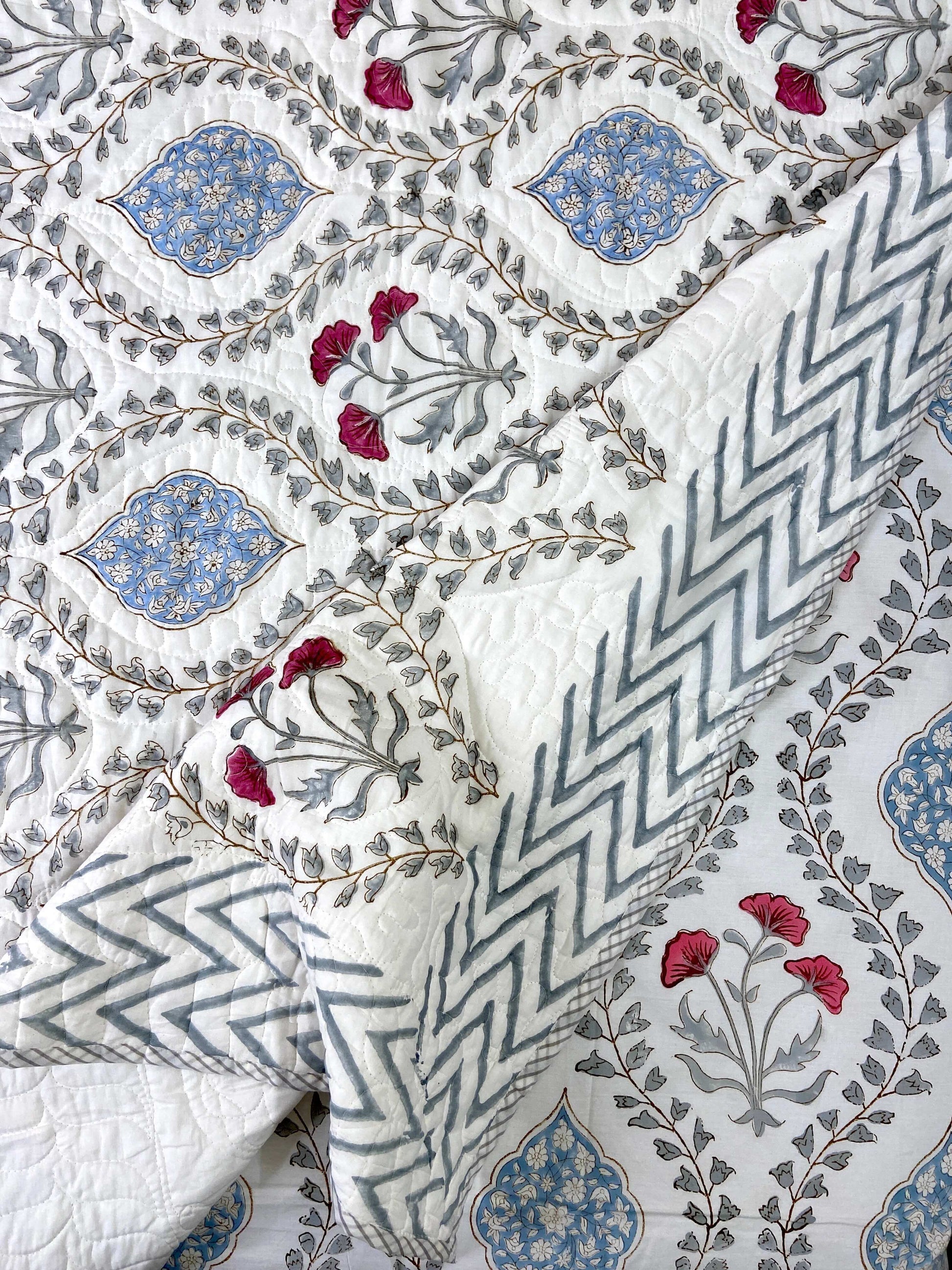 Floral Jaal Quilted Bedcover - Nakhrro