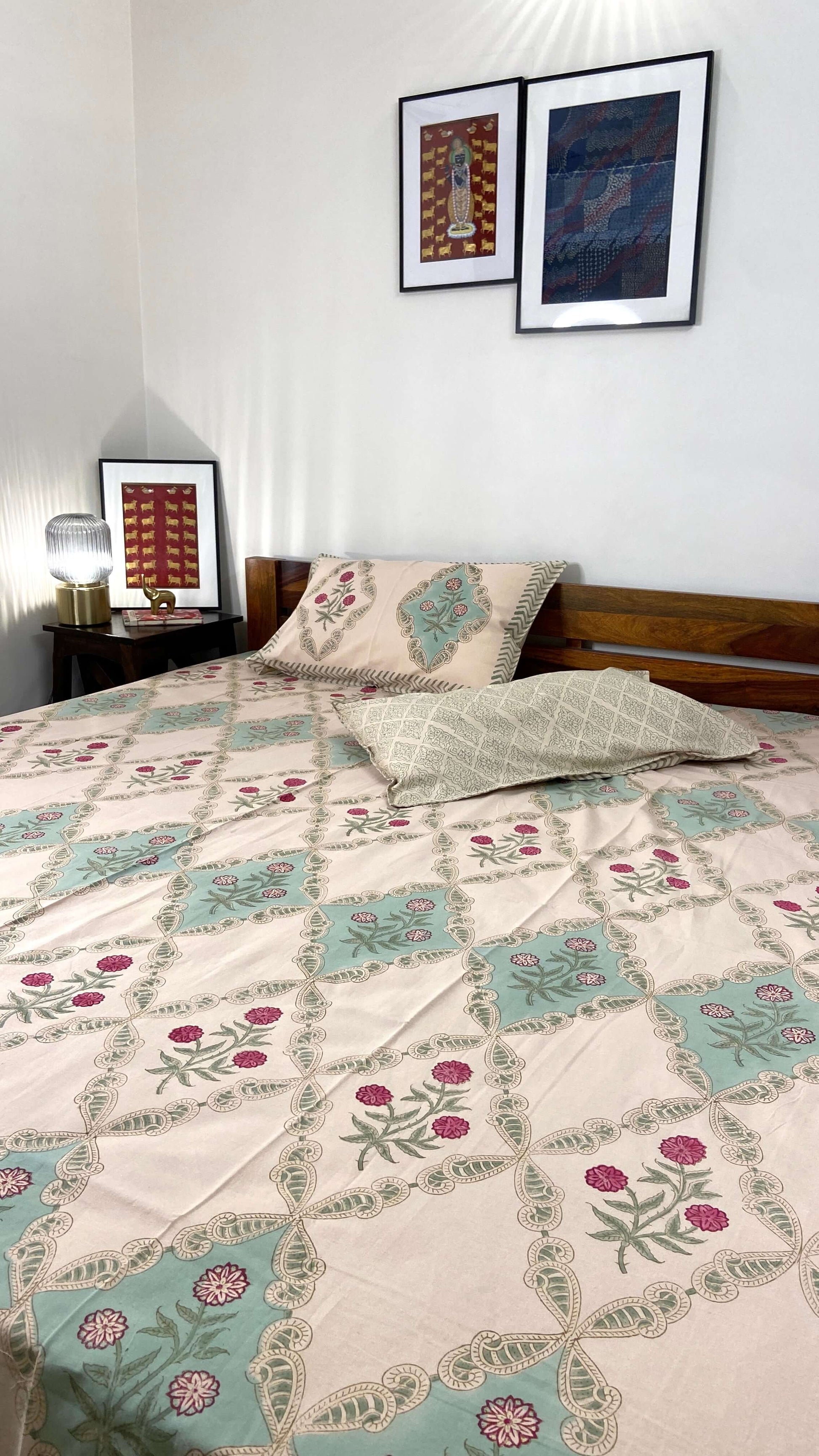 Beige Floral Jaal Hand Block Cotton Queen Bedsheet - Nakhrro