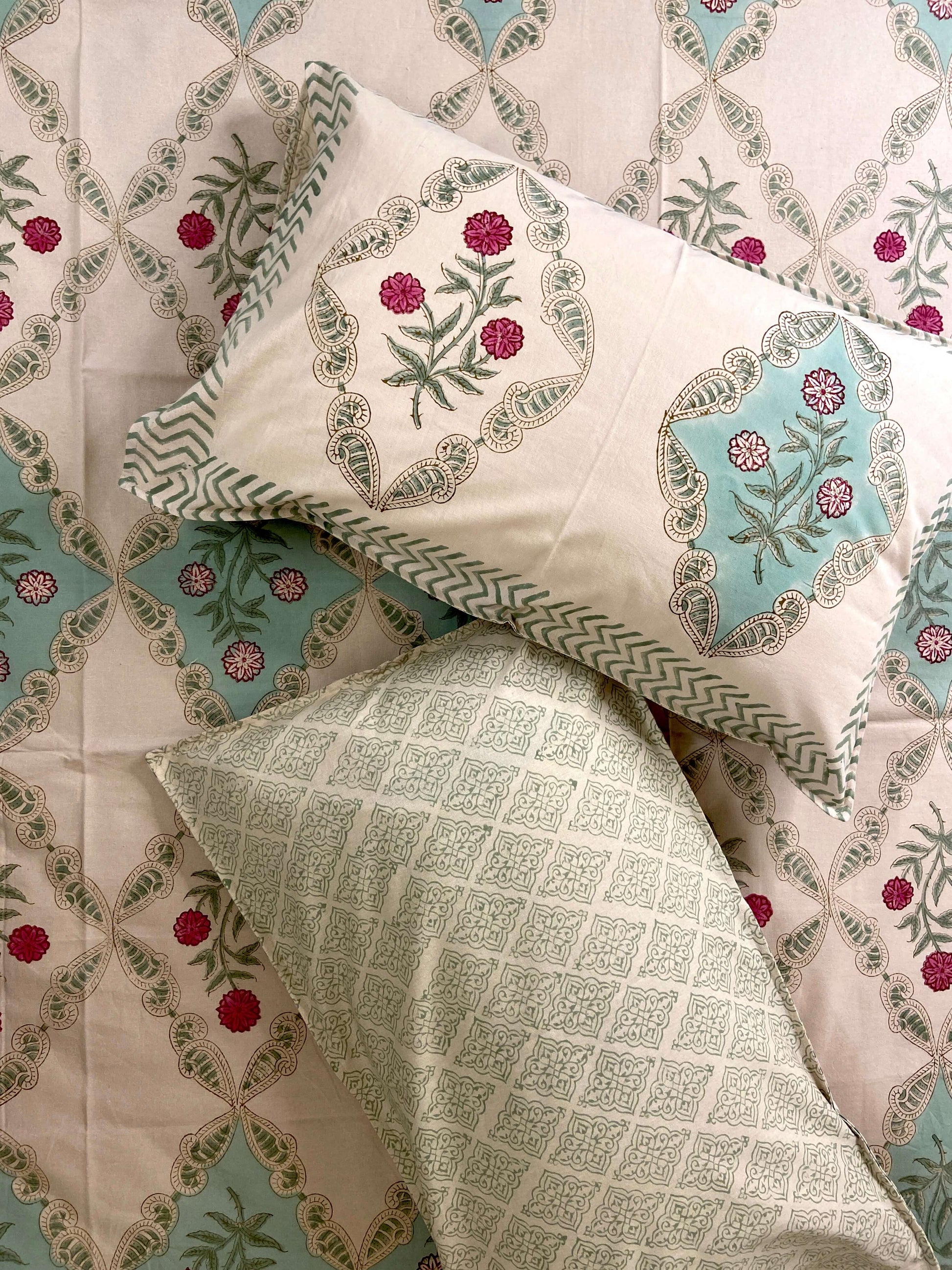 Beige Floral Jaal Hand Block Cotton Queen Bedsheet - Nakhrro