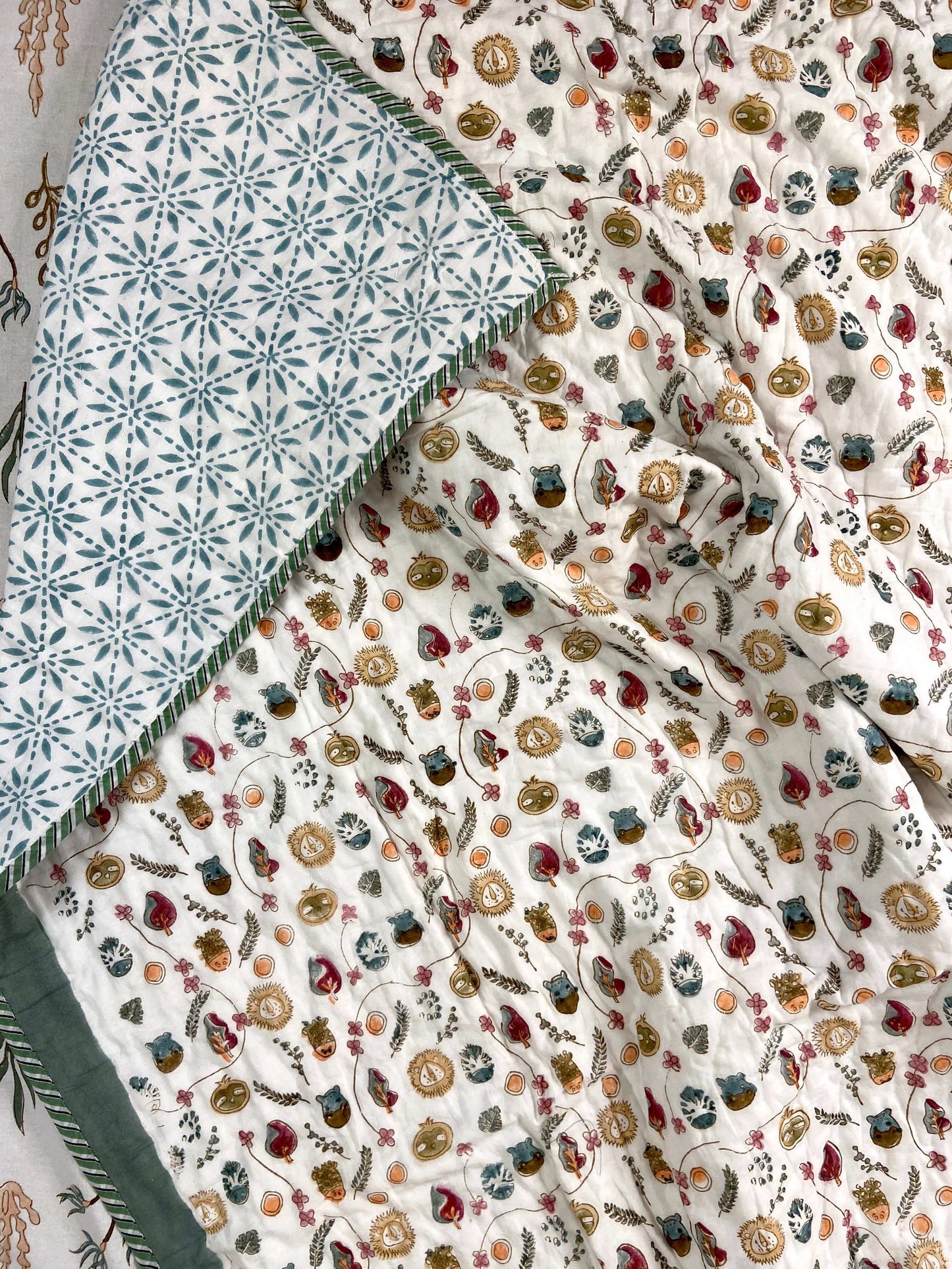 Kids Mul Cotton Reversible Single Bed Quilt - Nakhrro