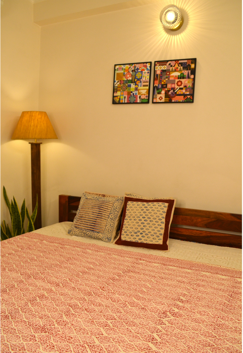 Magenta PaisleycDouble Bed Queen Hand Embroidered Bedspread/ Dohar - Nakhrro